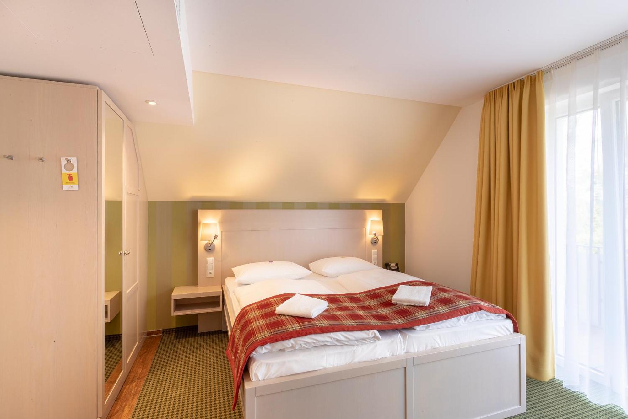 Ringhotel Warnemuender Hof Росток Экстерьер фото