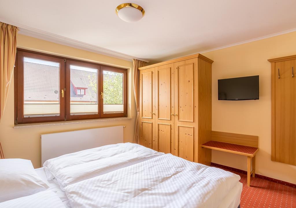 Ringhotel Warnemuender Hof Росток Экстерьер фото